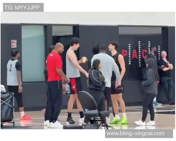 阿夫迪亚学中文与瀚森交流掌握左右手表达能力提升